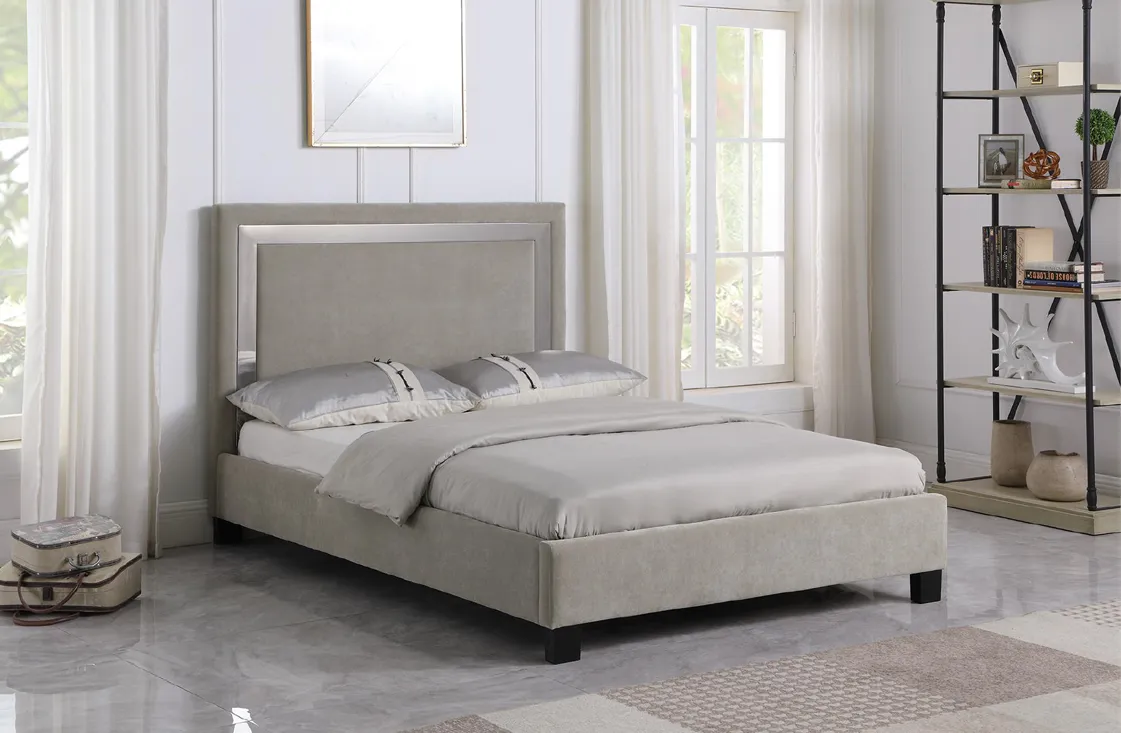 LP-531 Luxury Modern Velvet Upholstered King Bed