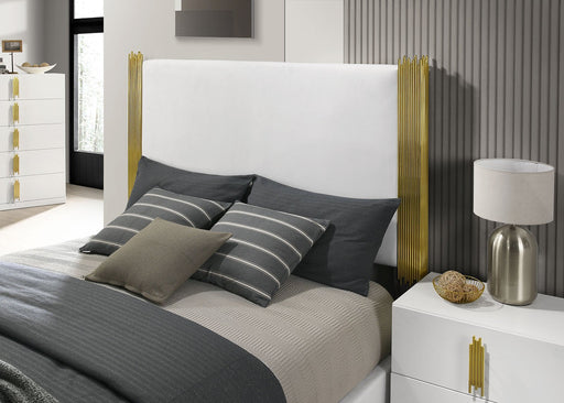 basildon-5-pc-queen-bedroom-set-w-chest-2