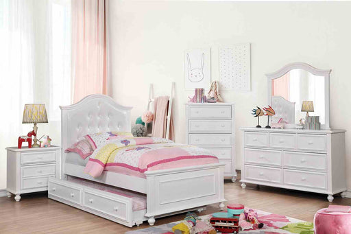 olivia-mirror-white-2